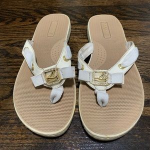 SPERRY white flip flops